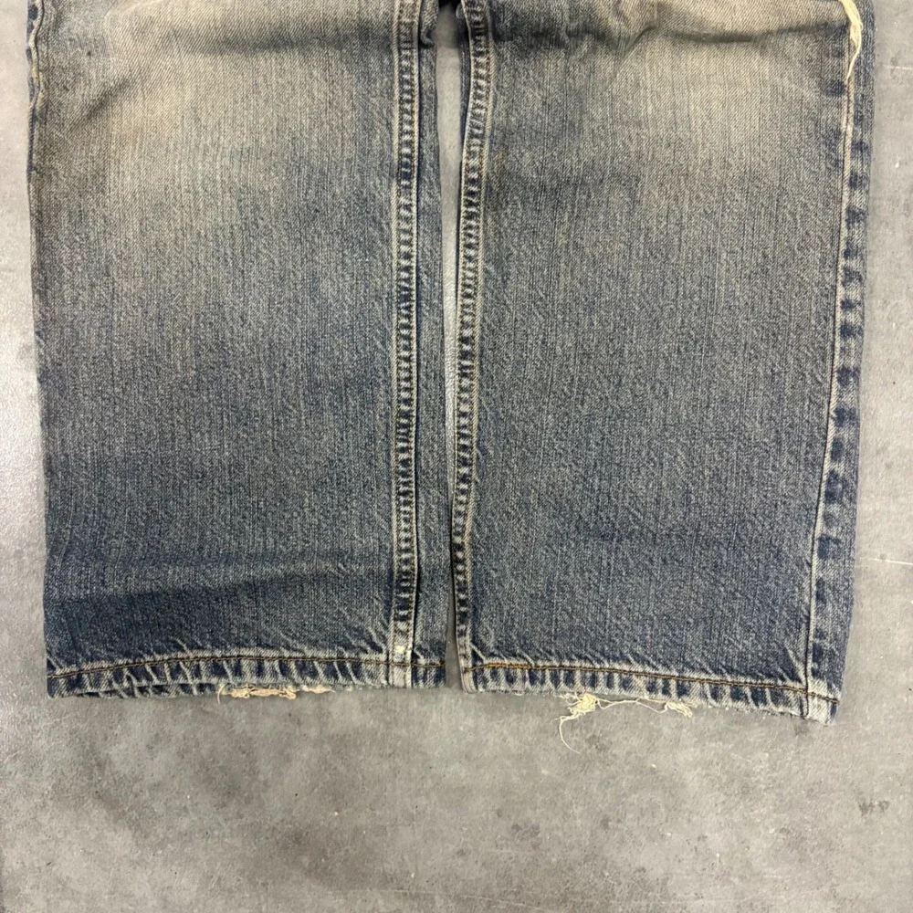 Vintage Y2K/2000s Levis Mens Straight Fit Distressed Blue Jeans waist 29
